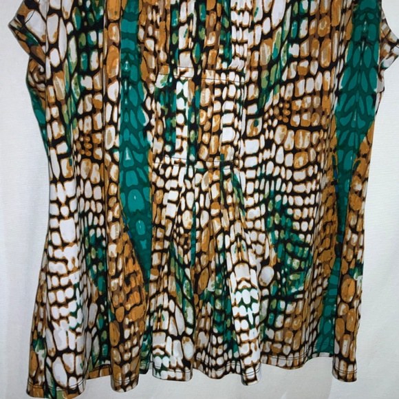 East 5th Reptile print V neck blouse Sz XL sleeveless pleating - Picture 2 of 6